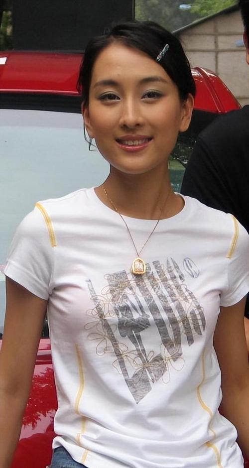 辉同居11年的马苏现如今依旧孑然一身米乐m6登录入口被黑人驮在肩上和孔令(图7)