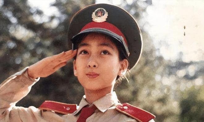 辉同居11年的马苏现如今依旧孑然一身米乐m6登录入口被黑人驮在肩上和孔令(图6)